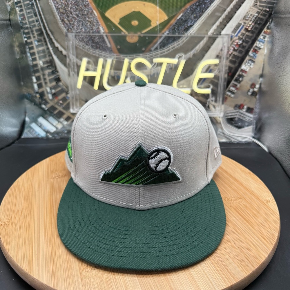 COLORADO ROCKIES 25TH ANNIVERSARY NEW ERA 59FIFTY FITTED HAT SIZE 7 7/8 GITD